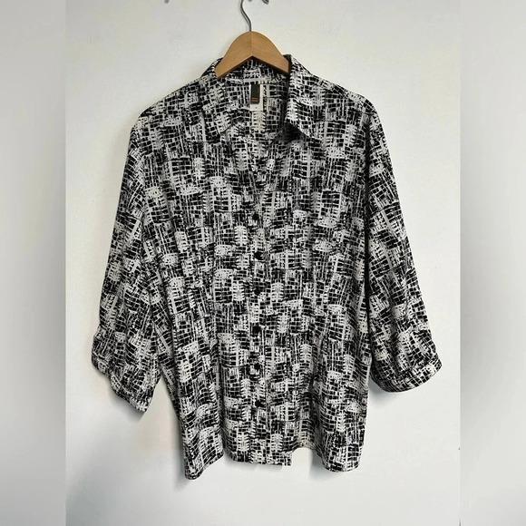 Sere Nada Women’s Size 18 Black White Pleated Button Blouse Stretch Artsy Career - Picture 1 of 12